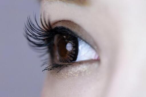 まつエクと仕事・学校の相性｜バレない？浮かない？リアルな判断基準